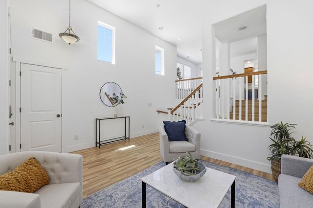 414 17th St, Sacramento, CA 95811