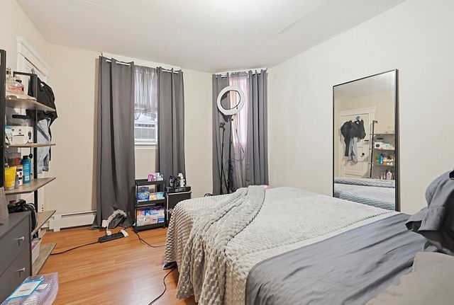 22 Hollywood St 4B, Worcester, MA 01610