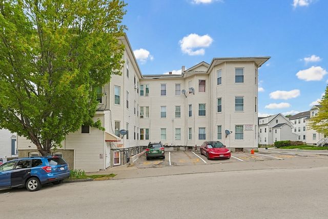 22 Hollywood St 4B, Worcester, MA 01610