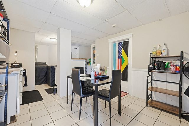 22 Hollywood St 4B, Worcester, MA 01610