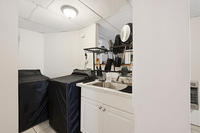 22 Hollywood St 4B, Worcester, MA 01610