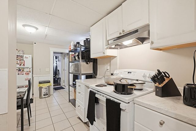 22 Hollywood St 4B, Worcester, MA 01610
