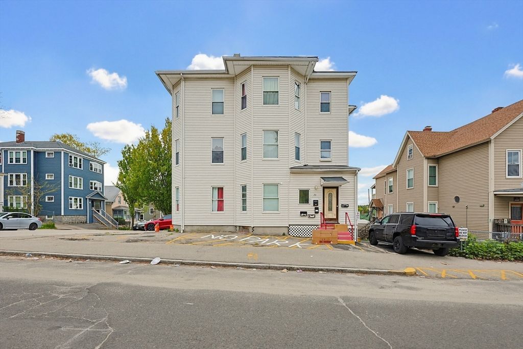 22 Hollywood St 4B, Worcester, MA 01610