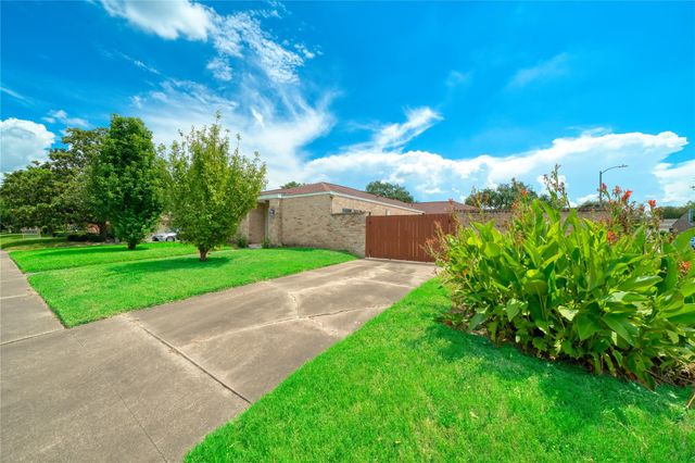 10919 Villa Lea Lane, Houston, TX 77071
