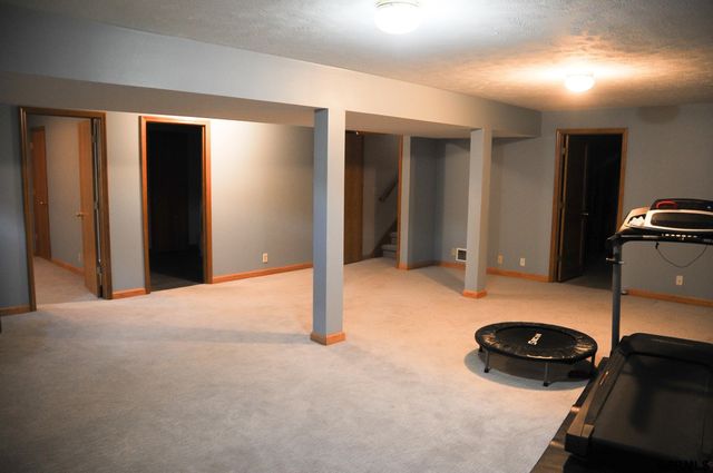5429 S 56th Street, Omaha, NE 68117