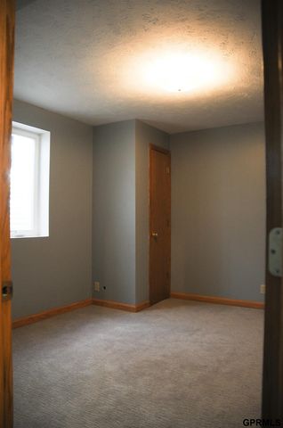 5429 S 56th Street, Omaha, NE 68117