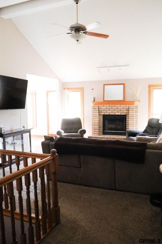 5429 S 56th Street, Omaha, NE 68117