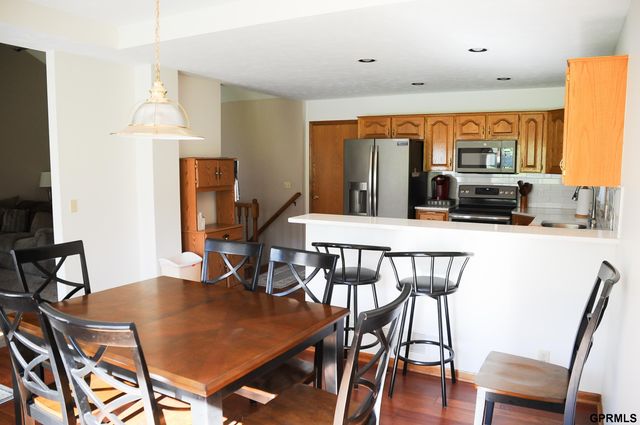 5429 S 56th Street, Omaha, NE 68117