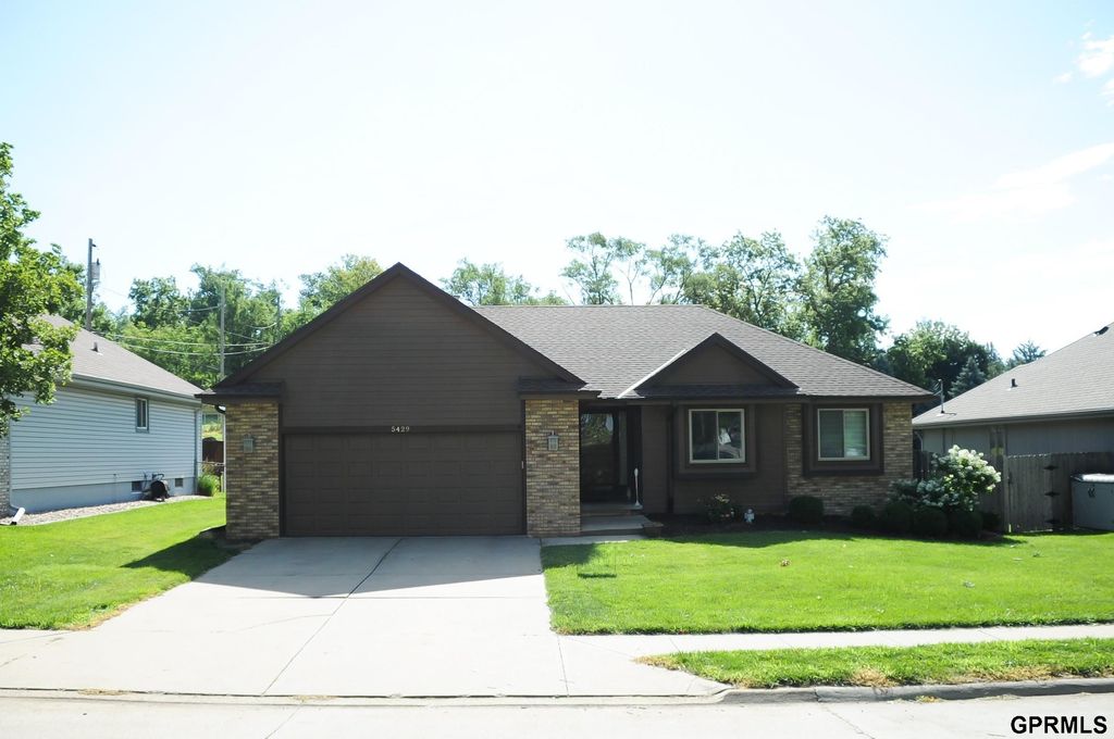 5429 S 56th Street, Omaha, NE 68117