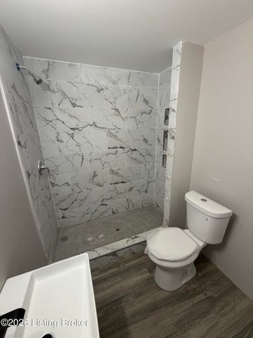 100 Boston Ct, Louisville, KY 40212