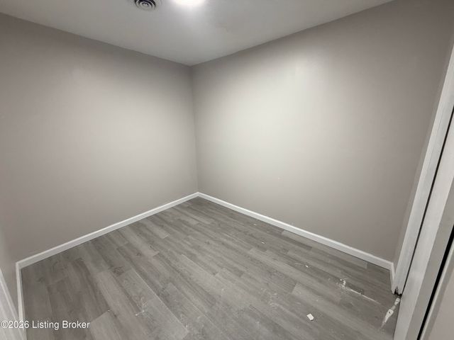 100 Boston Ct, Louisville, KY 40212