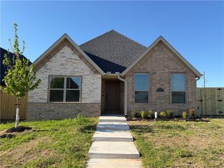 2900 SW Lovely Lane, Bentonville, AR 72713