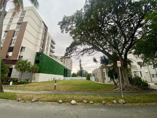 1741 Dewey Street, Hollywood, FL 33020