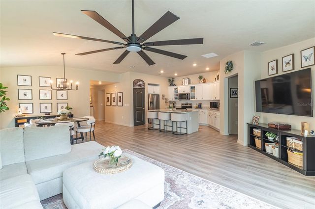 615 VALRI PARK DRIVE, Valrico, FL 33594