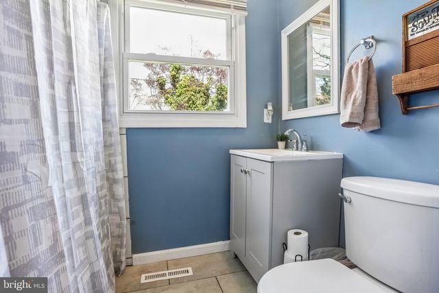 5 MIDDLETON LN, Willingboro, NJ 08046