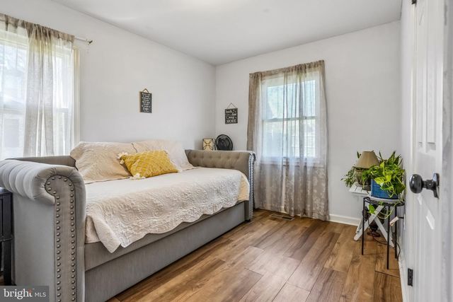 5 MIDDLETON LN, Willingboro, NJ 08046