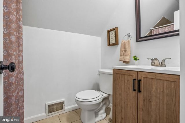 5 MIDDLETON LN, Willingboro, NJ 08046