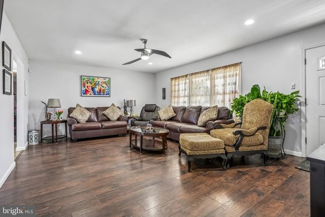 5 MIDDLETON LN, Willingboro, NJ 08046