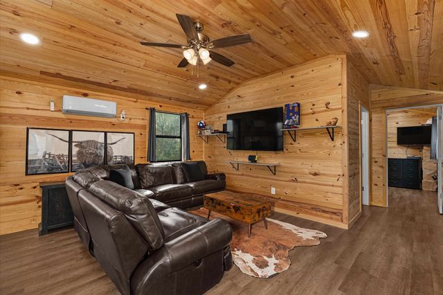 7863 S CR 378, Laneville, TX 75667