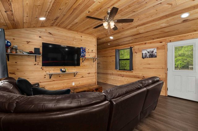 7863 S CR 378, Laneville, TX 75667