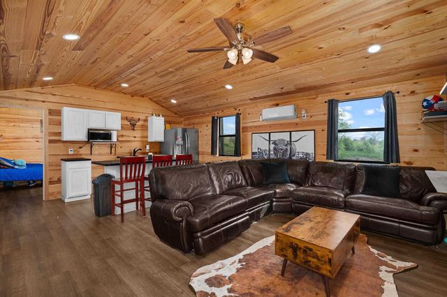 7863 S CR 378, Laneville, TX 75667