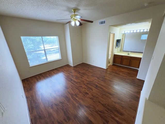 7900 Bissonnet Street D1, Houston, TX 77074