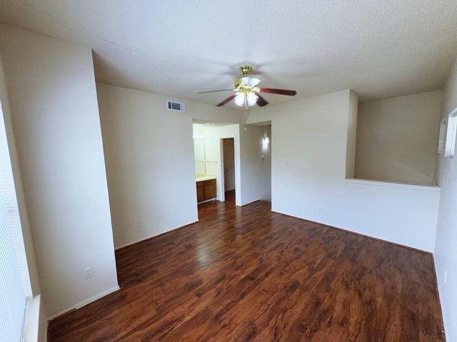 7900 Bissonnet Street D1, Houston, TX 77074