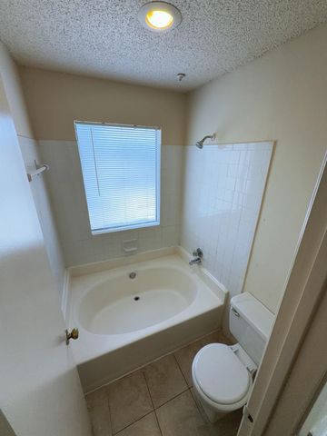 7900 Bissonnet Street D1, Houston, TX 77074