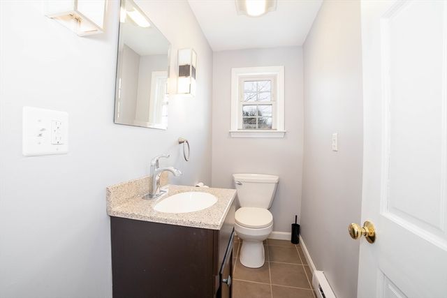 4 Winston Rd, Worcester, MA 01606