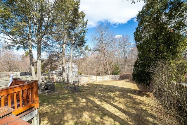 4 Winston Rd, Worcester, MA 01606