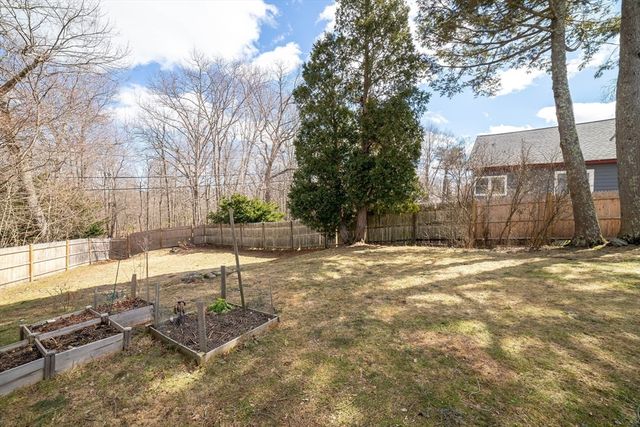 4 Winston Rd, Worcester, MA 01606