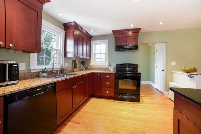 4 Winston Rd, Worcester, MA 01606