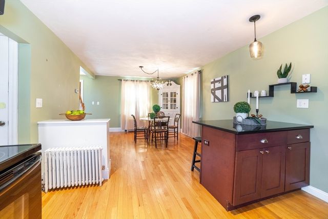 4 Winston Rd, Worcester, MA 01606