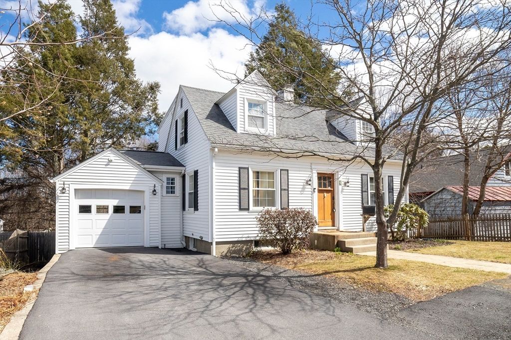 4 Winston Rd, Worcester, MA 01606