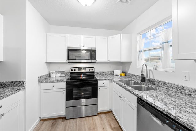 1213 Nautical Dr., Salina, KS 67401