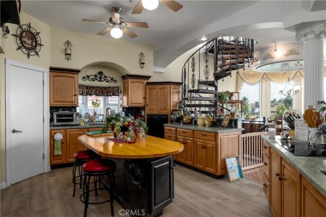 30594 Longhorn Drive, Canyon Lake, CA 92587