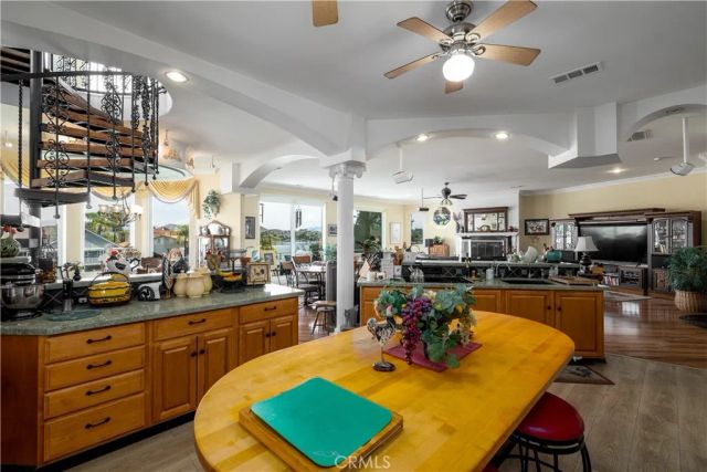 30594 Longhorn Drive, Canyon Lake, CA 92587