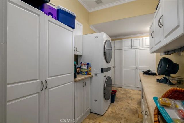 30594 Longhorn Drive, Canyon Lake, CA 92587