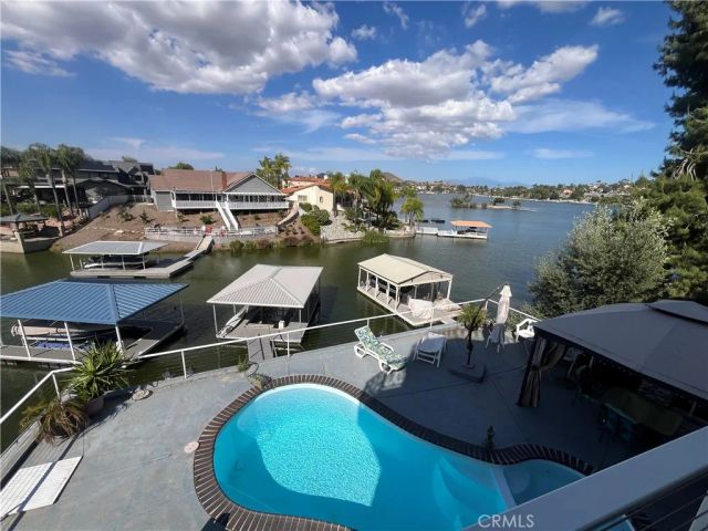 30594 Longhorn Drive, Canyon Lake, CA 92587