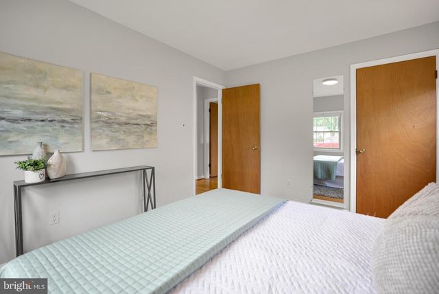 2615 FAIRVIEW DR, Alexandria, VA 22306