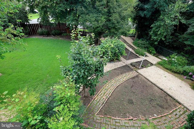 2615 FAIRVIEW DR, Alexandria, VA 22306