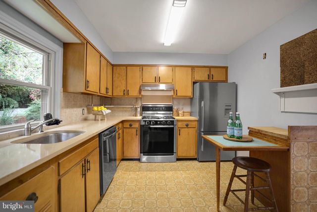 2615 FAIRVIEW DR, Alexandria, VA 22306