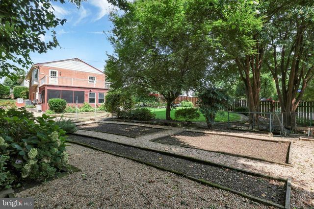 2615 FAIRVIEW DR, Alexandria, VA 22306