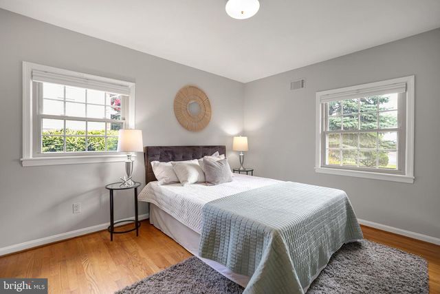 2615 FAIRVIEW DR, Alexandria, VA 22306