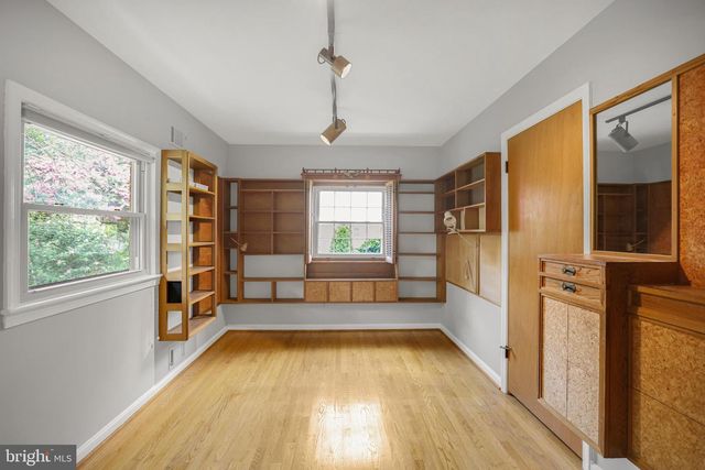 2615 FAIRVIEW DR, Alexandria, VA 22306