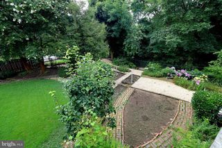 2615 FAIRVIEW DR, Alexandria, VA 22306