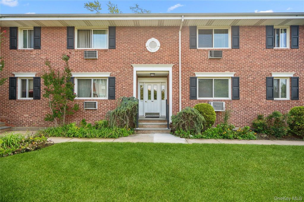 200 Merrick Road L, Amityville, NY 11701 — exterior