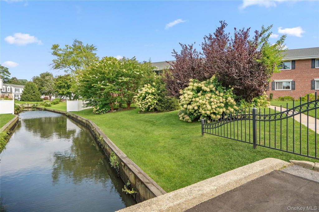 200 Merrick Road L, Amityville, NY 11701 — photo 3