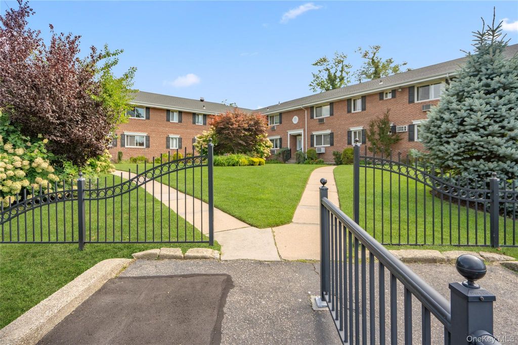 200 Merrick Road L, Amityville, NY 11701 — photo 4