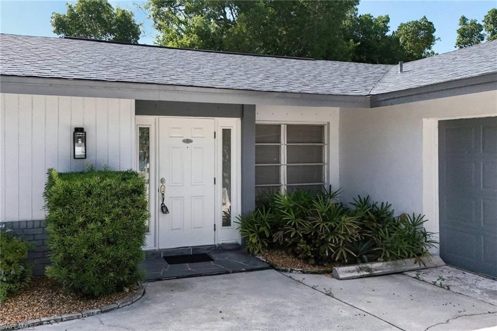 5661 Eichen CIR E, FORT MYERS, FL 33919 — photo 2